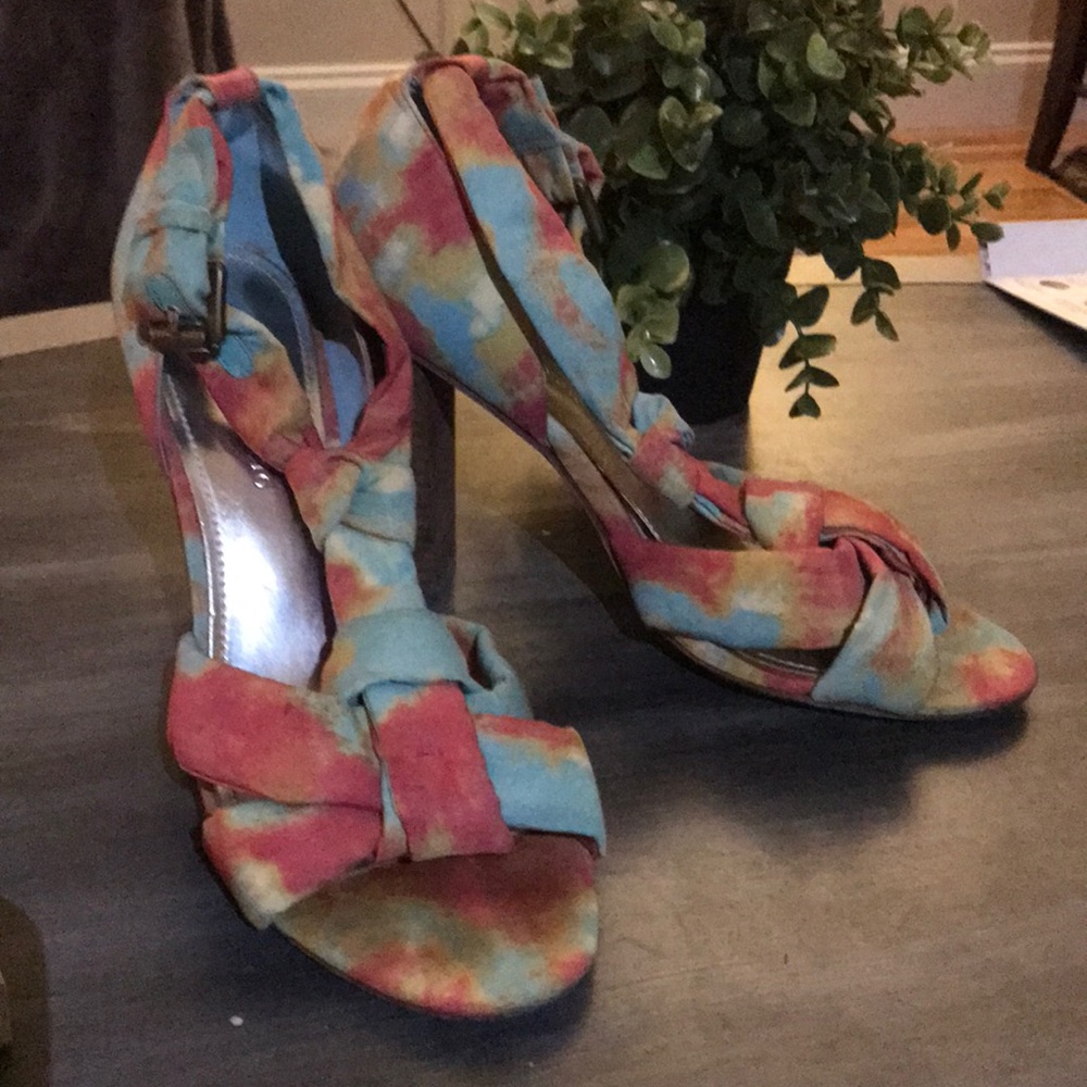 Vince Camuto tie dye Summer heels